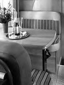 3 Bord Svängbart bord Det svängbara bordet (Sphinx och D 650 ES)