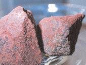 Röda och orange färger Den mest dynamiska eldröda färgen innan kadmiumrött infördes i början av 1900-talet var cinnober. Ursprungligen framställt som krossat pigment från mineralen med samma namn.