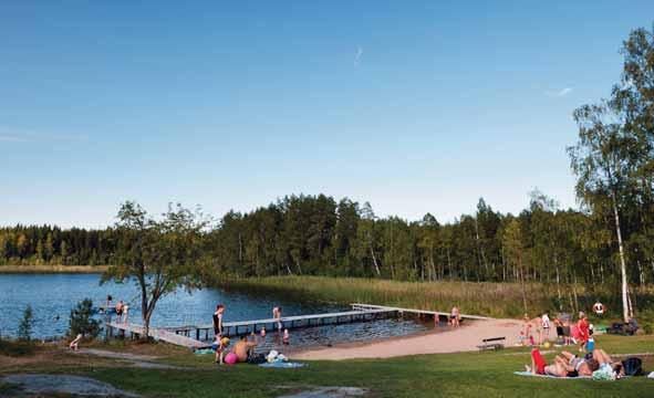 sala.kommunguide.se UTANFÖR TÄTORTEN HILLINGENS BADPLATS Föreningsdriven badplats med bryggor omklädningsrum och toalett. Närmaste tätort är Jugansbo. Upplysningar: Jugansbo bygdegårdsförening tfn.