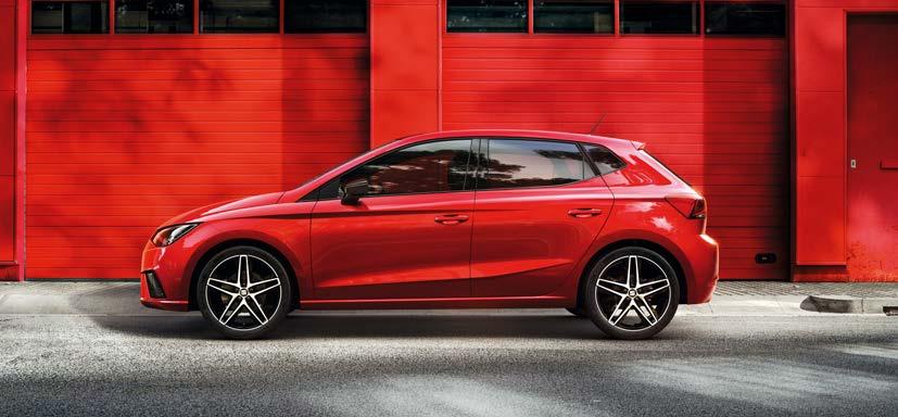 parkeringssensorer bak, Kessy startsystem, kromdetaljer, Alcantaraklädsel med ljusa sömmar och kompletterande färger i kupén. Med nya Ibiza inleds ett samarbete mellan SEAT och BeatsAudio.