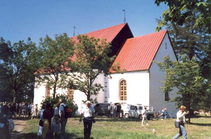 22 Estlandssvensk Ormsö kyrka återinvigd den 29 juli 1990 - en världshändelse av mycket stor betydelse Efter 1945 la Sovjetunionen sin tunga hand över Estland, gränserna stängdes och vi i Sverige