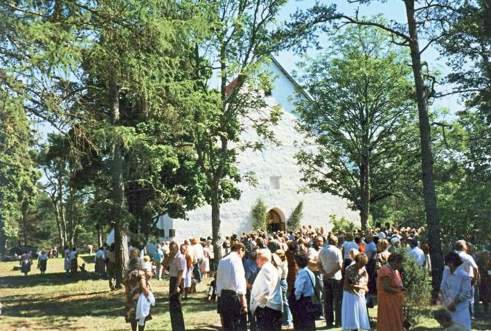 Eestirootslane Vormsi kiriku ajalugu 29 Vormsi esimesed asukad olid tõenäoliselt rootslased, kes saabusid Soome rootsikeelsetest piirkondadest. Arvatakse, et nad saabusid saarele 12. sajandi lõpus.