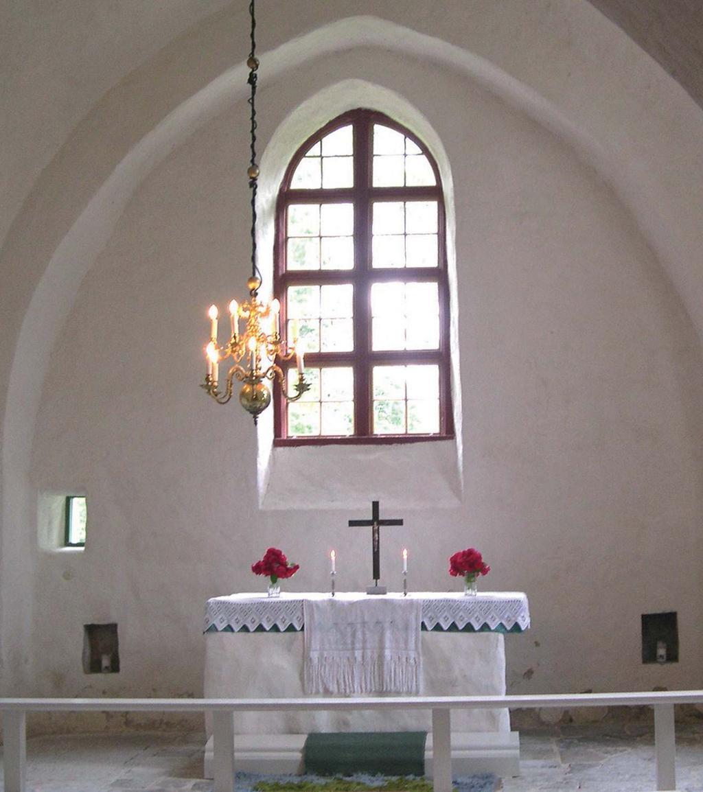 30 Estlandssvensk järele, kuid kogudusel polnud kunagi piisavalt raha selle ehitamiseks. Kirikuinventar võeti Rootsi kaasa 1944.