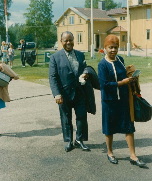 Louis Armstrong och jazz- och bluessångerskan Jewel Brown besökte Karlstad pingsthelgen 1965. Hans farfar var från Stjärnfors och han kom för att besöka sin släkt i Värmland.