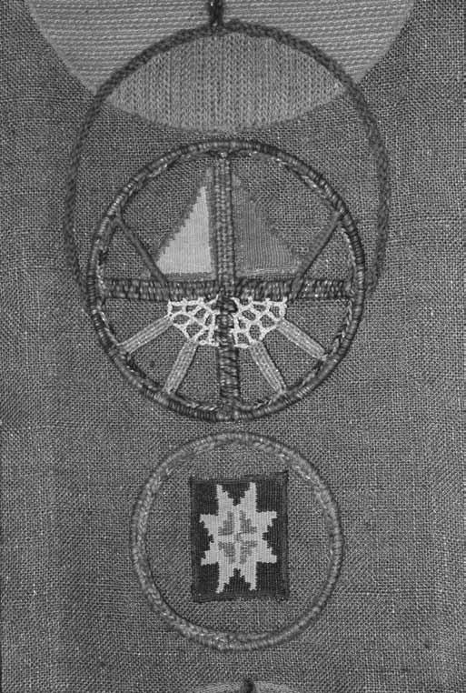 Pastoratets altartavlor med symbolik och historia Att våra altartavlor innehåller mycket symbolik skrev vi om i förra församlingsbladet.