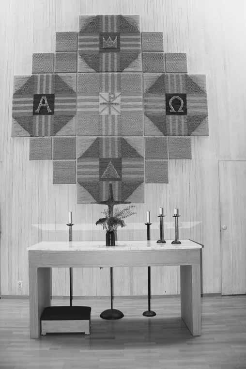Det handlar om altartavlorna i kyrkorna i Dals Långed, Billingsfors och Bäckefors. Det är tre väldigt olika kyrkor från skilda tidsperioder, vilket kyrkorummen och altaruppsatserna är med och speglar.