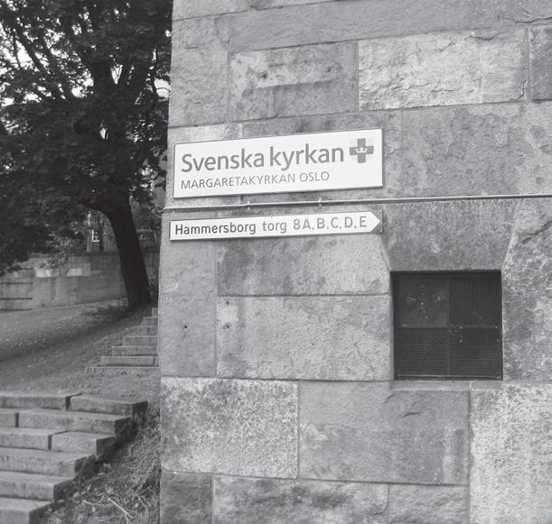 Det var mellan 5 000 och 6 000 barn som fick soppa och smörgås via kyrkan. Julboken till alla barnfamiljer och andra Julen är som ett rum i tiden då allt ska hända och då förväntningarna är stora.