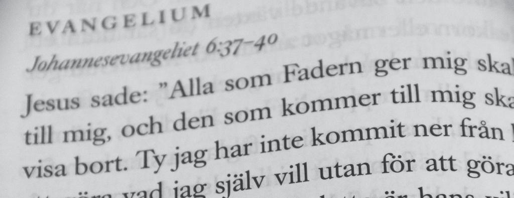 Adventstiden handlar om att öppna sig för det goda, förbereda sig för Jesu ankomst och stärka vårt förtroende för att han är med oss. Under julen firar vi att Gud blev människa.