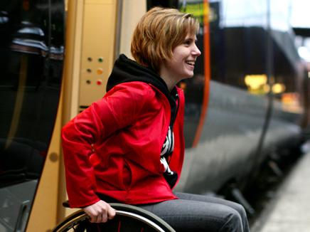 Tillgänglighet för personer med funktionsnedsättning Stora ansträngningar görs sedan flera år för att göra kollektivtrafiken i Skåne mer tillgänglig för personer med funktionsnedsättning.