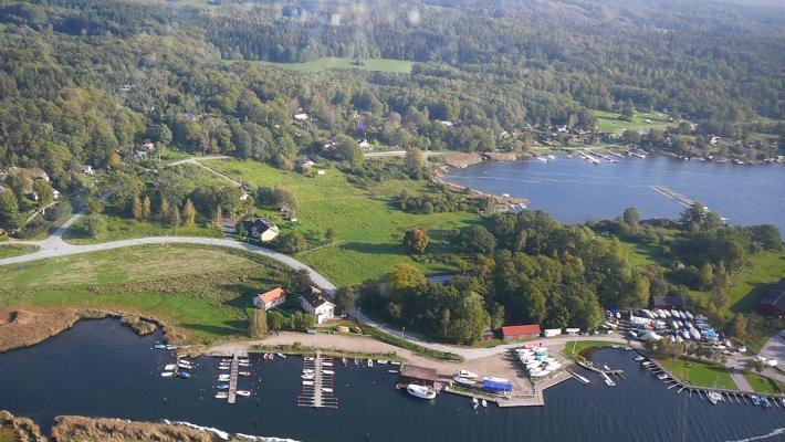 Ronneby skärgård (3.9 km) Ronneby skärgård består av många små öar. Den största ön heter Karön och är naturreservat med badplats.