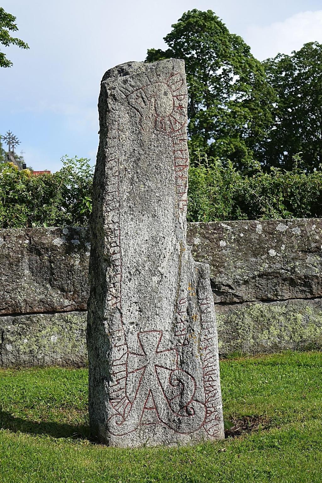 Hs 11, Hög kyrka. RAÄ-nummer: Hög 47:2 Koordinater: 6849835 / 607667 U i f o s t r : l i t s a : s.