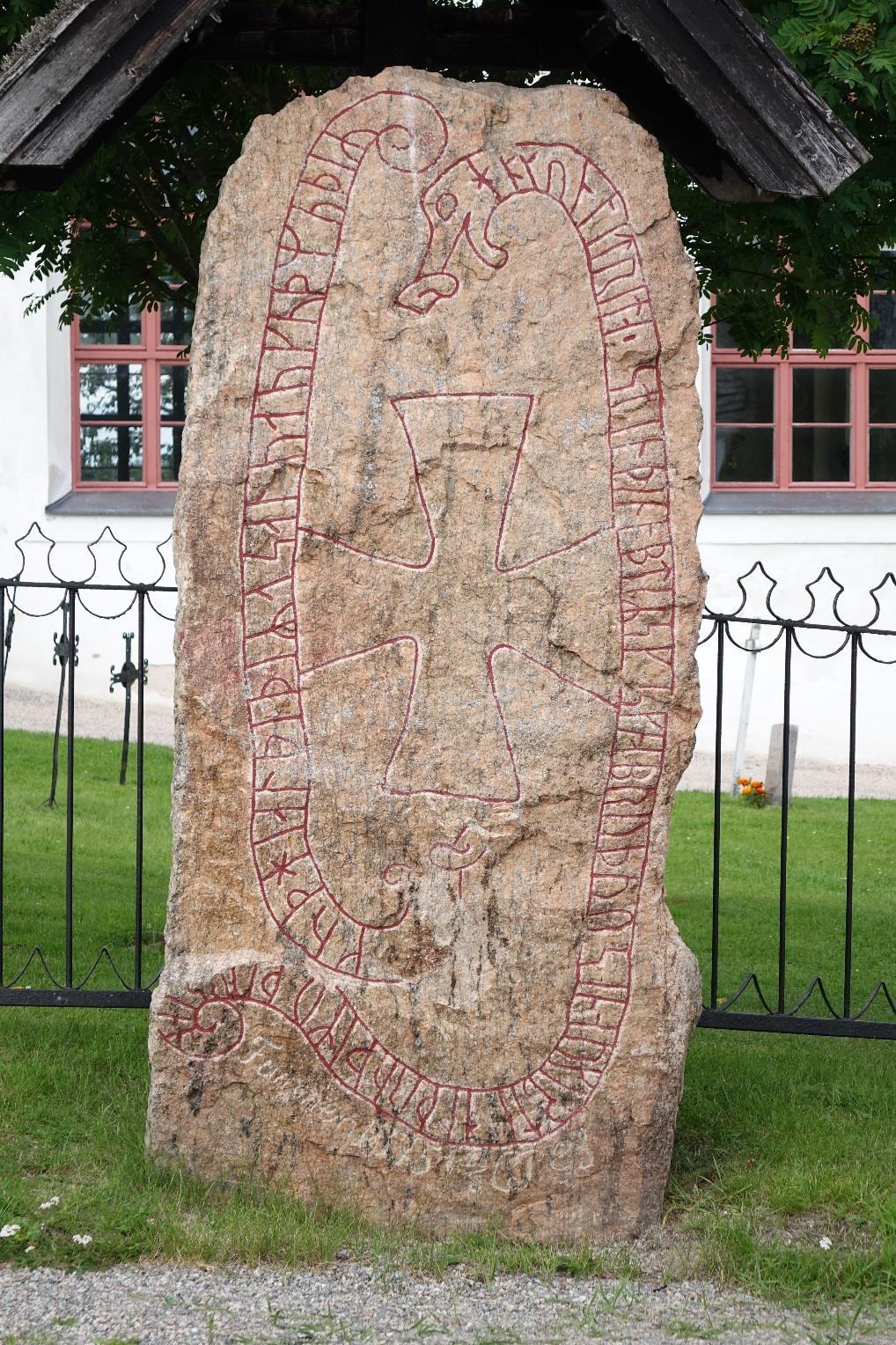 M 5, Attmar kyrka (stora stenen).