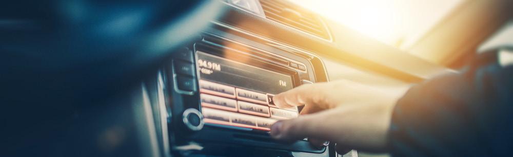 KONSUMTION AV RADIO 5 Lyssnartiden är stabil hos 12 till 79-åringarna och har knappt förändrats de senaste åren. Åldersklyftan är stor sett till lyssnartiden på radio.