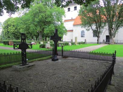 14 BYGGNADSVÅRDSRAPPORT 2017:02 Vegetation Kyrkogården har flera äldre träd. Speciellt märks träden från den ursprungliga kyrkogården innan utvidgningarna 1941 och 1981 gjordes.