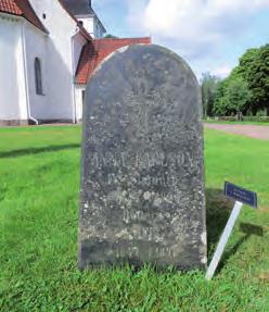 Kajsa Larsdotter 1820-1893 19-21 Äldre stående vård med gravram och