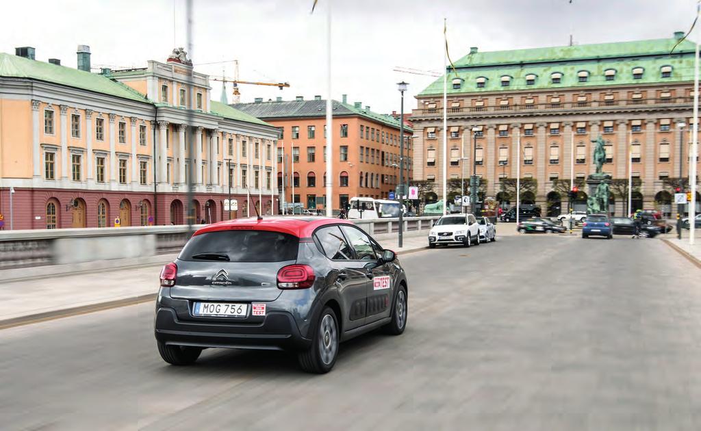 < På väg till peran i Stckhlm. Citrën C3 passar in överallt, utm på lastkajen. Citrën C3 110 hk Feel Tredje generatinen Citrën C3 lanserades i vintras ch innebär en smärre revlutin för mdellen.