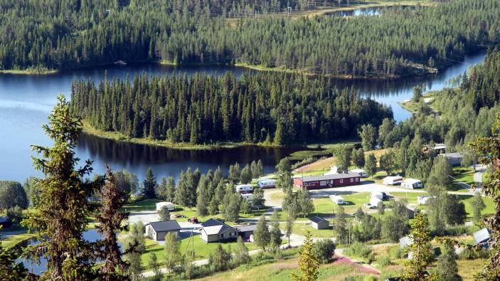 Trivseldag i Rörvattnet Lördag 15 juli Plats: RÖRVATTNETS CAMPING MIDSOMMARBUFFÉ 23 juni Ring och boka.