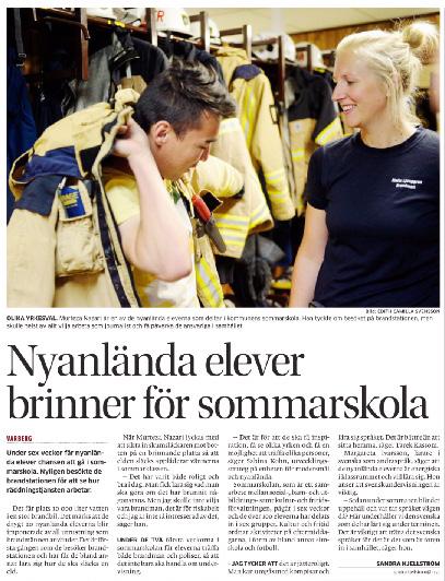 Kampanjer Brandvarnardagen I samband med Brandvarnardagen och julskyltningssöndagen runt om i länet var räddningstjänsterna ute på gator och torg och träffade allmänheten.