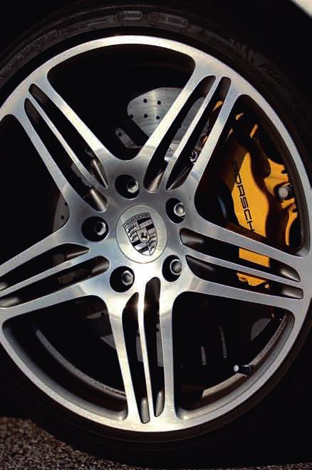 Ribban ligger på i 1.30,1 när det är dags för Corvette Z06. Ekblom tar plats i den till synes rätt platta förarstolen.