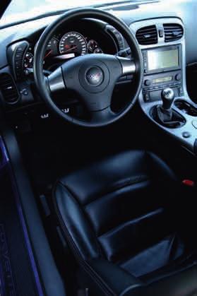 Antisladd och bankörning brukar inte fungera bra, men faktum är att både Corvette och Porsche har mycket väl avstämda antisladdsystem.