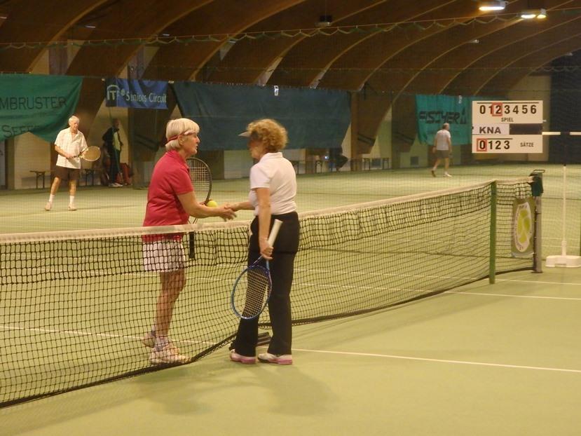 veteranen Annetraut Bauwens med 6-0, 6-2. Det blir en damfinal att se fram emot i morgon torsdag!