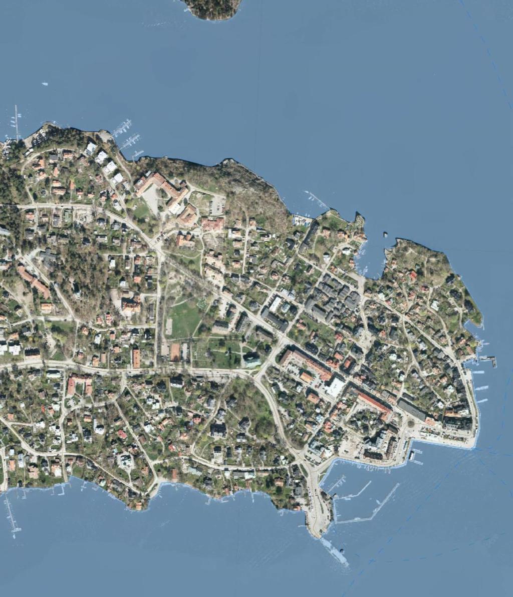 4 av 11 Riksintressets särprägel kan tolkas som samspelet mellan dels skärgårdsbefolkningens vardagsmiljö, dels den vackra farleden in till Stockholm samt den tidigare militära närvaron för att