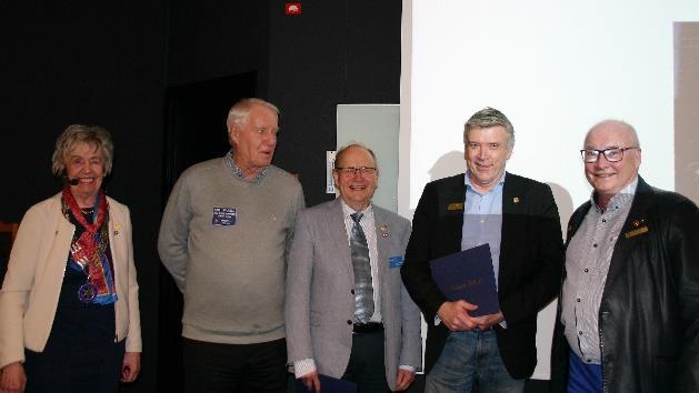 Hans-Richard Wijkmark, Tomas Nyberg och Owe Westberg Orust RK förärades PHF för sina insatser under klubbens guvernörsår.