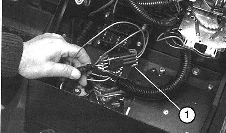 Driftanvisningar Diagnostisk ACE display RM5500-D är utrustad med en elektronisk controller som styr de flesta av maskinens funktioner.