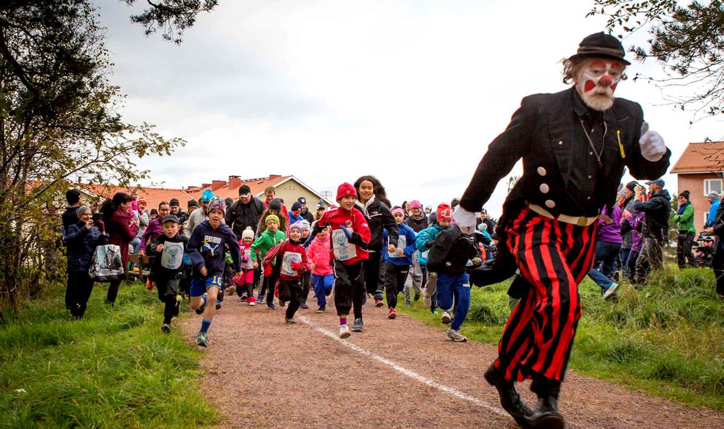 Lilla Kanonloppet 7,5 km och 3,5 km TÄVLINGSDAG: Lördag 14.10.2017 START OCH MÅL: Starten för de som springer/går 7,5 km är vid Vikingahallen och för 3,5 km i Hindersböle.
