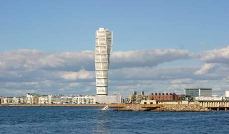Heldag i Malmö Vi tar tåget till Malmö. Om vädret tillåter tar vi oss till Ribersborg och badar sedan tar vi en runda på stan.