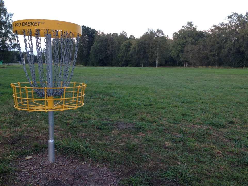 Onsdag 31 maj DISCGOLF Discgolf och grillning på Hjortsberget Välkommen att prova på Discgolf.