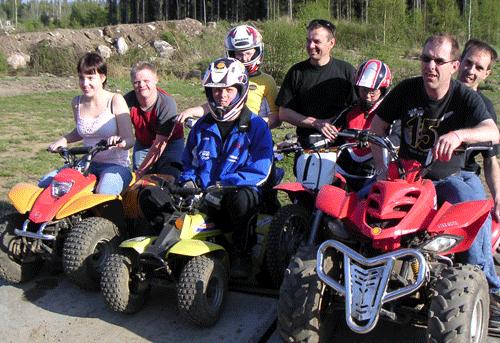 Torsdagar 11 maj MOTOCROSS Motocross på Myrebobanan Motocrossen startar klockan 17.30 Motocrossen slutar klockan ca 19.30. Klubben håller med crosscykel och hjälm.