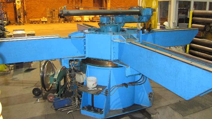Beskrivning Slittlinje 13 (17) 23 Vändkors, utgångssida Kan lagra 4 band á 15 ton. Hydrauliks vridning.