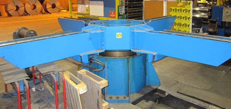 Beskrivning Slittlinje 3 (17) 3 Vändkors, ingångssida Kan lagra 4 band á 15 ton. Hydrauliks vridning. Banden hämtas från vändkorset med bandvagnen.