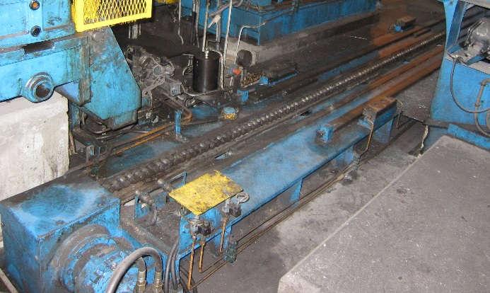 Stationärt underrede, på överdelen finns räls och hydrauliska