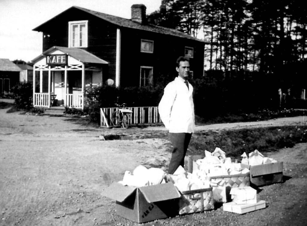 30 Vilhelm Lagerwall väntar på att sonen Ulf skall
