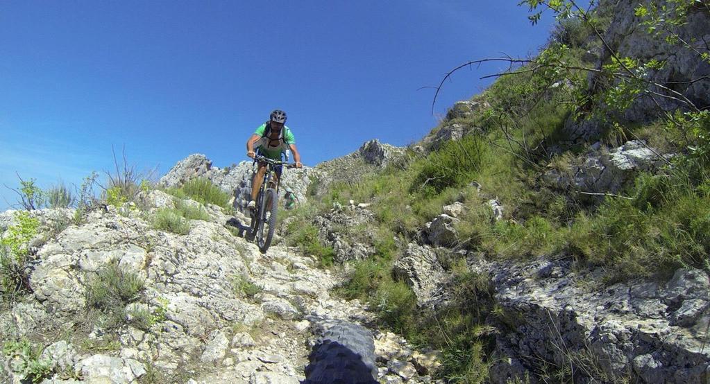 Mountainbiking i bergen är en fantastisk upplevelse.