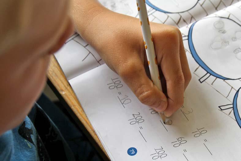 Sociala verksamheten inom varje kommun, att de har någon sorts mall med frågor t.ex. när de kommer i kontakt även hos landstinget. Med baskunskap utifrån samisk kulturförståelse, t.ex. familjehem, samiska barn som kommer i familjehem.
