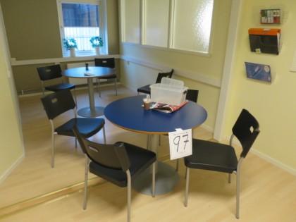 2st bord och 7st stolar
