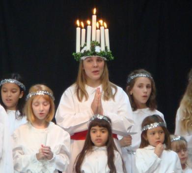 Svenska kyrkans bord under SWEAs julmarknad! Välkomna att besöka kyrkans bord under SWEAs julmarknad vid Harbourfront, 22-23 november, kl. 11-16. Passa på att träffa vår nye präst.