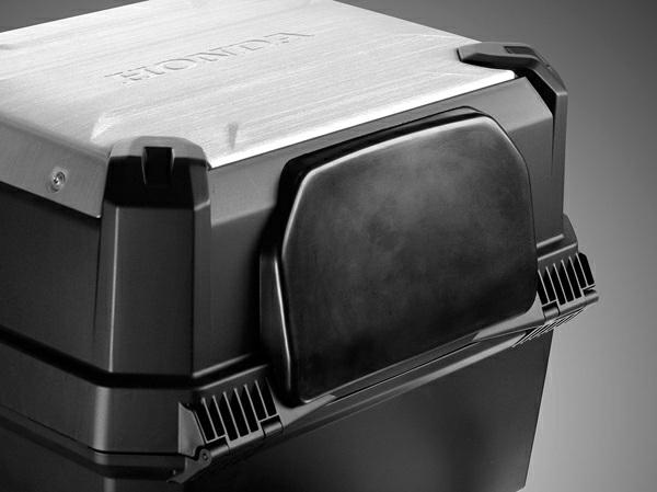 08V72MGSD30 3 530 kr PACK/LASTUTRUSTNING Topbox 35L - Easy Pack Topbox 35 liter Ryggstödskudde