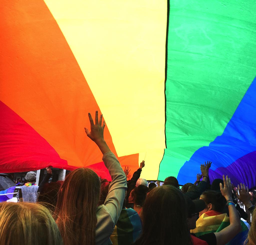 Hbtq-personers livsvillkor i Malmö Eventet blev mycket välbesökt och det skapades också en tipsvägg där alla fick dela med sig av grupper, organisationer, events och träffställen för lesbiska.
