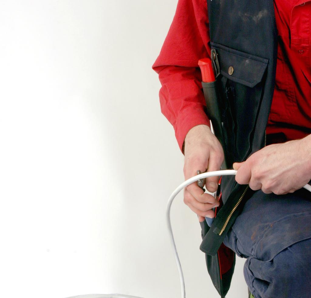SNABBGUIDE - KABEL INSTALLATIONSKABEL SID 3-9 LÅGSPÄNNINGSKABEL SID 10-16 STYRKABEL SID 17-18 SIGNALKABEL SID 19 ANSLUTNINGSKABEL