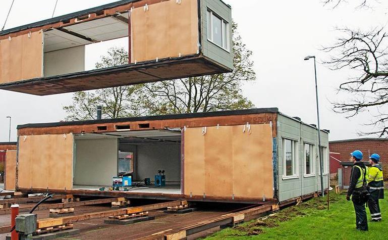 Nog finns det plats i Täby! En av de politiska frågor som Socialdemokraterna i Täby driver är att kommunen kan ta emot fler flyktingar än vad den moderatstyrda kommunledningen påstår.