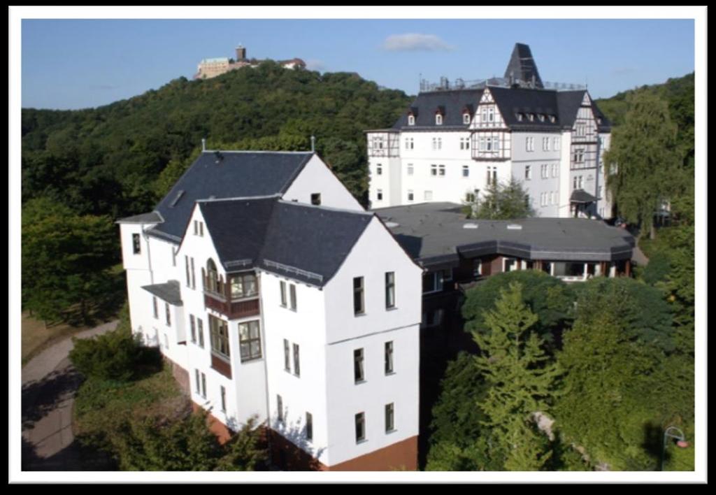 Hotell Haus Hainstein Wartburg Efter de tre nätterna i Eisenach åker vi först till Erfurt med Augustinermuseet i klostret där Luther avgav sina