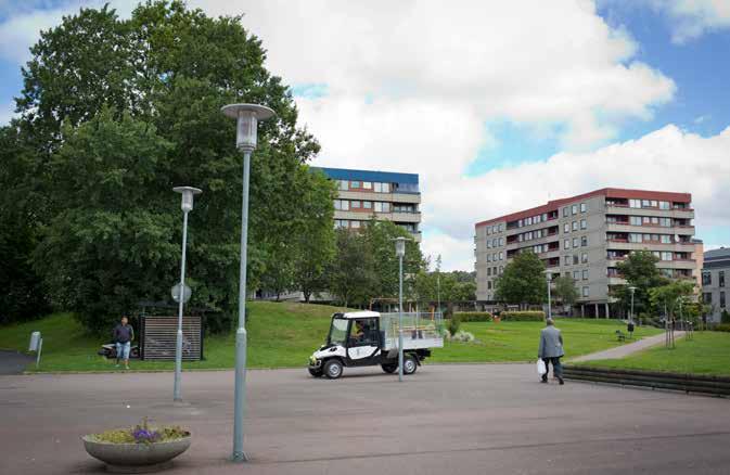 Hjällbo, foto: Niklas Maupoix Finansnettots räntekänslighet Under antagande om oförändrad lånevolym samt oförändrad löptid och positionssammansättning avseende nettoexponeringen, kommer koncernens