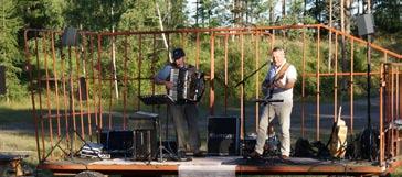 Melodikryss i Stavhalla Stavby De populära musikerna Mattias Jansson och Stefan Larsson gästar Kulturveckan i år igen.