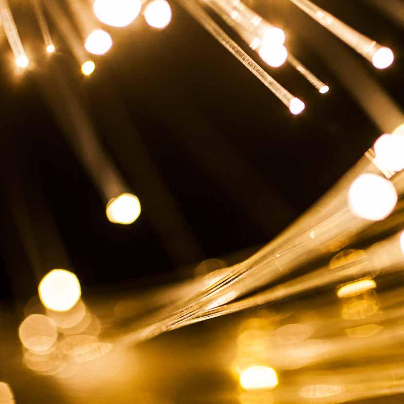 Ordet fiber är en förkortning av ordet fiberoptik och innebär att din data skickas med
