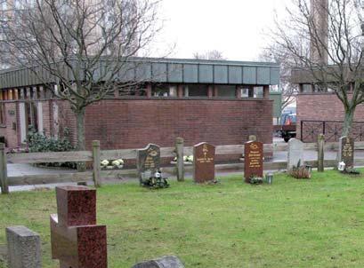 Bänkgavlar är utförda efter historiska förebilder. Det kulturhistoriska värdet ligger främst i ursprungsmaterialen, inte minst dekorationsmåleriet och snickerierna.