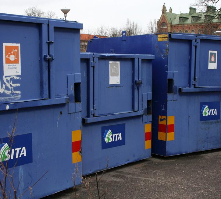 En byggskylt ska inte placeras så att framkomlighet eller sikt för trafikanter hindras. 3.4 Containers För uppställning av containers ska i första hand kvartersmark användas.